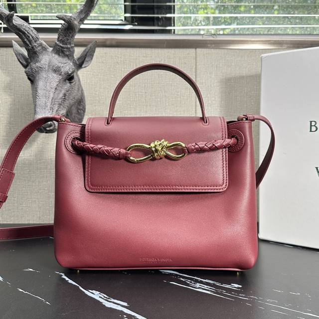 Model: 6054 In stock Bv Ciaociao handbag small size Baro red Let me introduce t