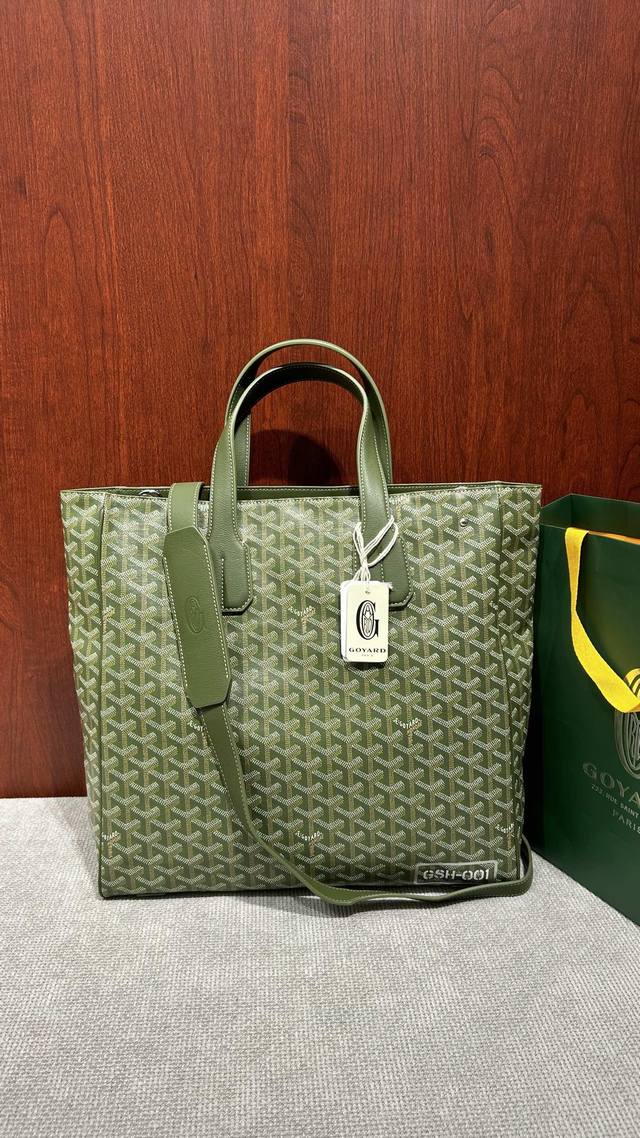 Goya Men's Tote Bag The 2025 limited edition Voltaire Tote Bag features an exclu