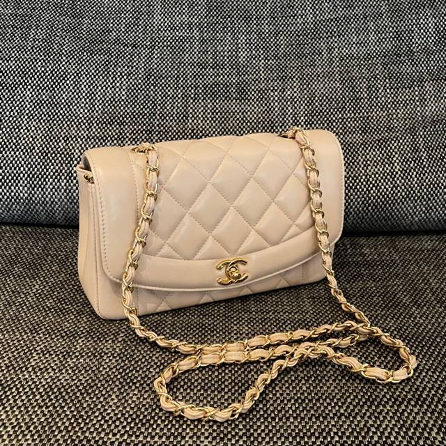Chanel Vintage Princess Diana Bag Size: 22.5X14X7Cm DDD
