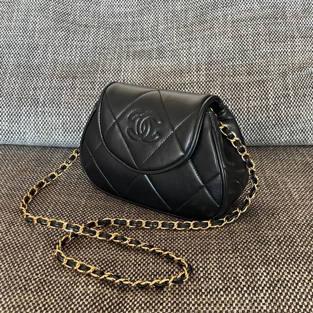 Chanel Vintage Yuanbao Bag Size: 22X6.5X14Cm DDD