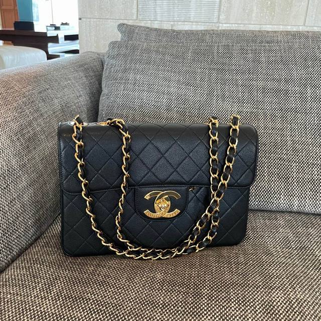 Chanel Vintage Victoria Beckham's same out-of-print large double C gold buckle b