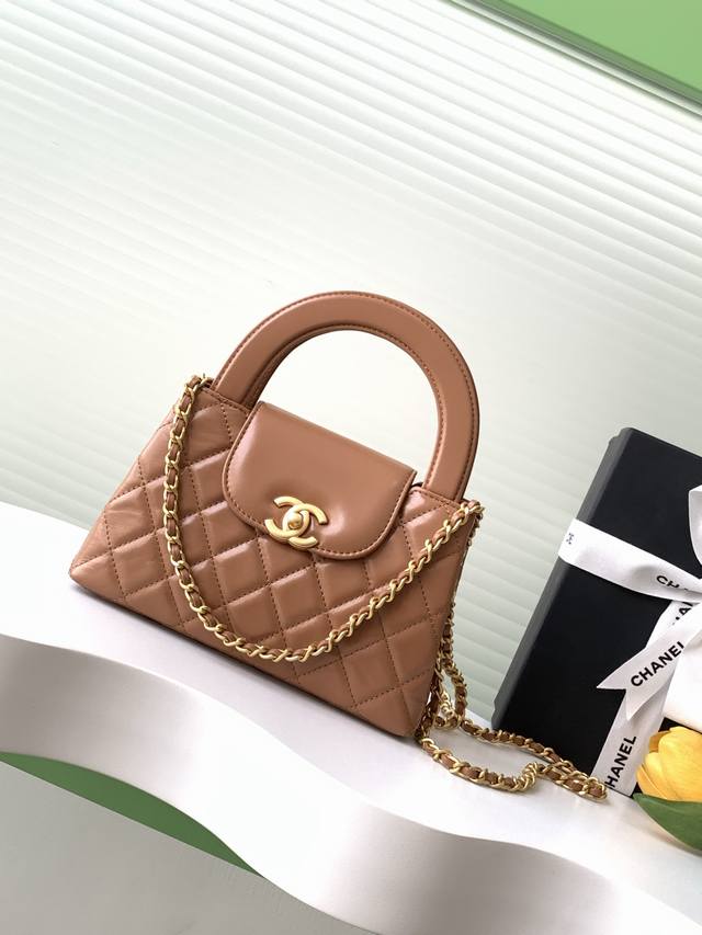 25C Kelly handle bag Fashion is a cycle. The popular vintage Kelly has been rede