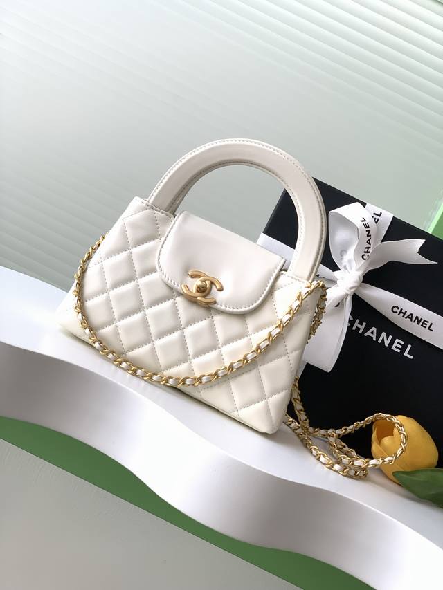 25C Kelly handle bag Fashion is a cycle. The popular vintage Kelly has been rede