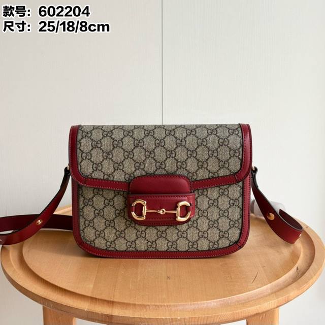 Real shot# Model number: 602204 Red Pvc Size: 25X18X8Cm The classic 1955 series