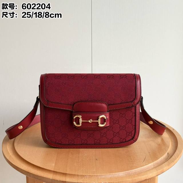 Real shot# Model number: 602204 Red cloth Size: 25X18X8Cm The classic 1955 serie