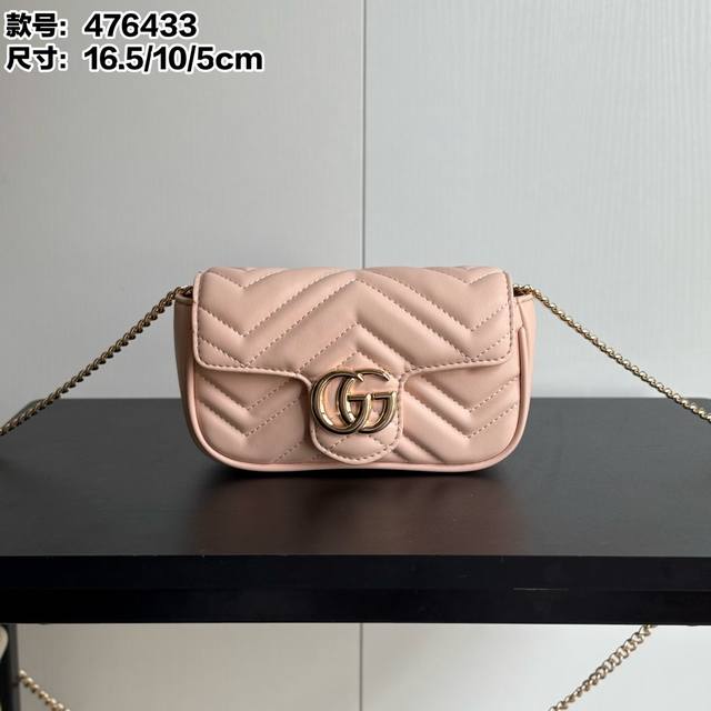 Real shot# Cowhide with box Model number: 476433 Peach pink Size: 16.5-5-10Cm Gg
