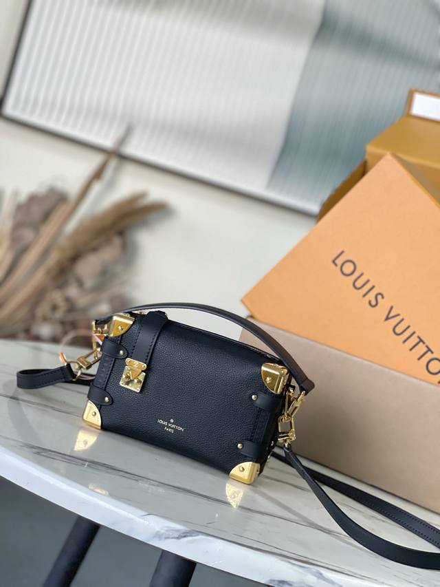 Top layer leather, original M23817 This Side Trunk small handbag pays tribute to