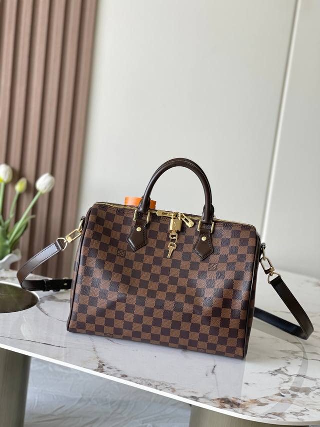Top original model 41112 Coffee Every feature of the Speedy 30 handbag is a cla