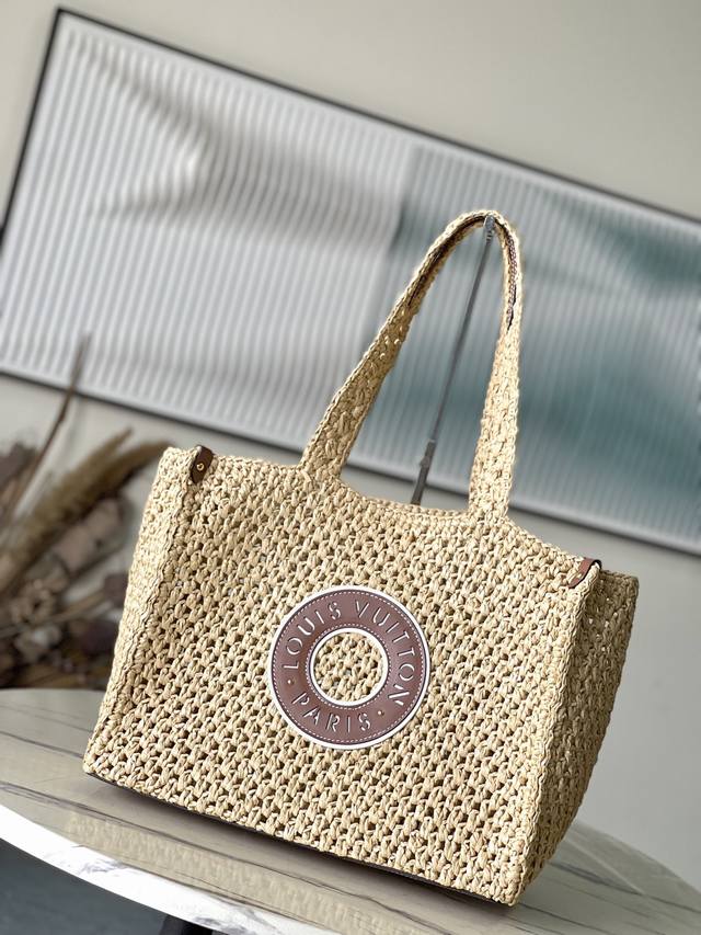 Top Original M24723 This Onthego Medium Handbag from the Lvby The Pool collecti