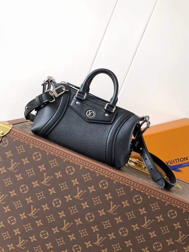 Top layer leather mini size top original order, variable code chip Black M14623