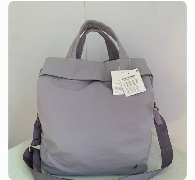 Lilac Purple 2.0 Size: 30*24*36Cm, 19L The 2.0 version that I have been waiting