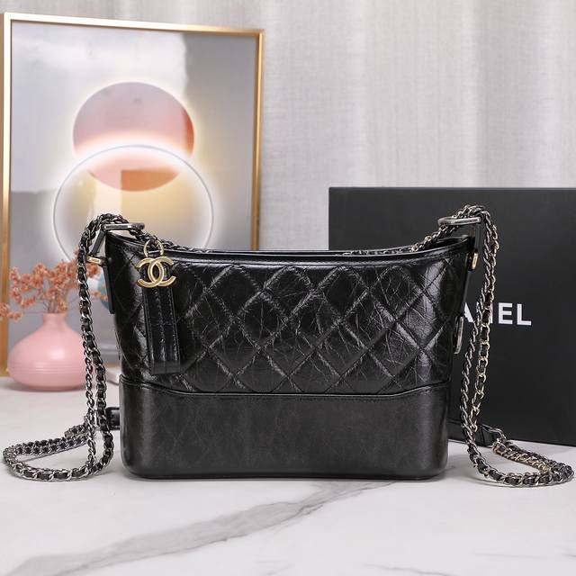 Hobo Bag Medium Size Exclusive Real Shot Original Imported Goods, All Steel Har