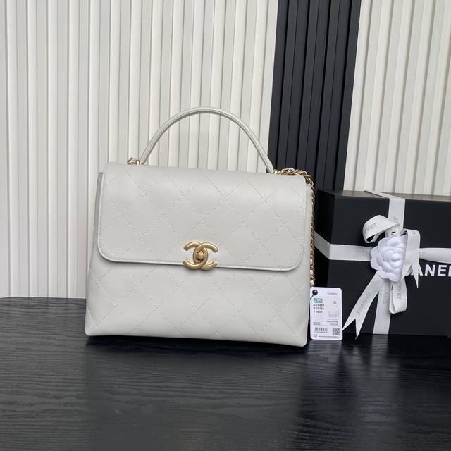 Chanel 25S Spring/Summer Series As5447 Handle chain flap bag Full of high-grade