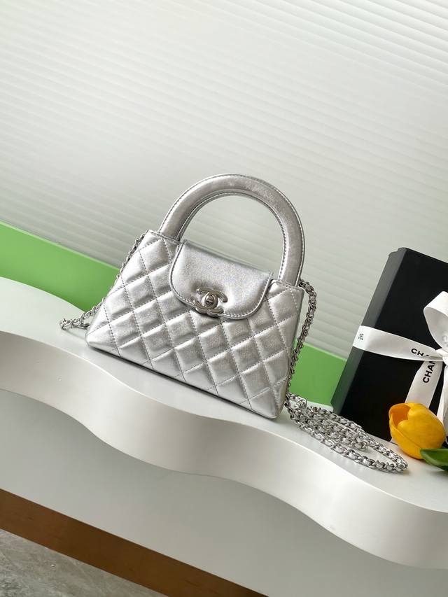 25C Kelly Handle Bag Fashion is a cycle. The popular vintage Kelly is redesigned