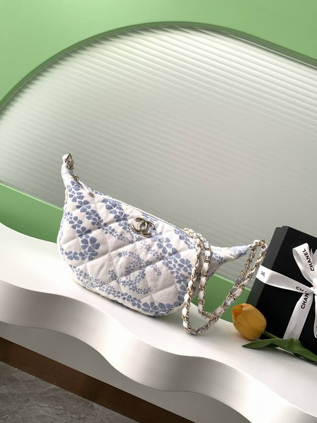 25M The color matching of beach bags this season is simply crazy! The gentle blu