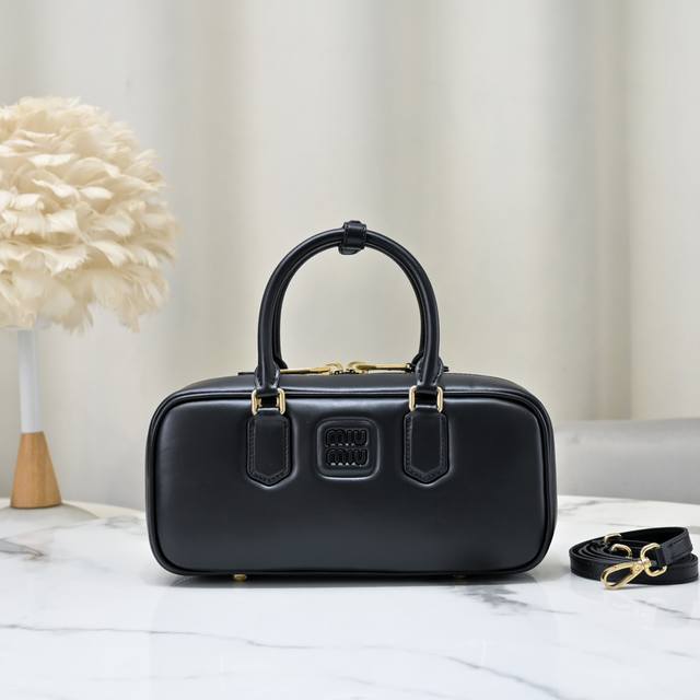 original black New version: 5Bb148, Miu's new bowling bag, the official website'