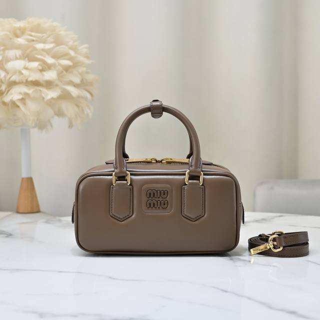 original tundra color 5Bb142, Miu's new bowling bag, the official website's mai