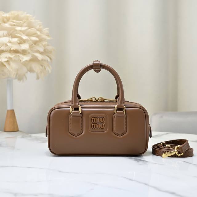 original brown 5Bb142, Miu's new bowling bag, the main promotion on the officia