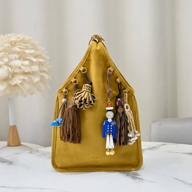 25Ss Limited Edition Suede Pendant Bag No.: 5Ba295 Miu Suede sheepskin tassel ha