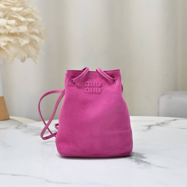 5Nf460, new mini bucket bag, made of top imported lambskin, super soft leather,