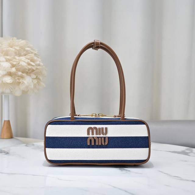 5Bb173: Blue stripes, Miu's new bowling ball, the latest two-color design, made