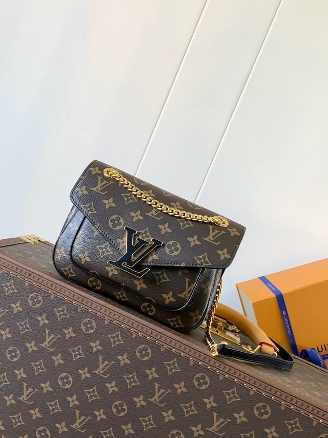 top original, variable chip M45592 Neomonceau handbag adds another highlight to