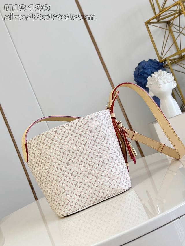 Factory Price P Overseas Top Original M13480 Dune Color M15130 Louis Vuitton co