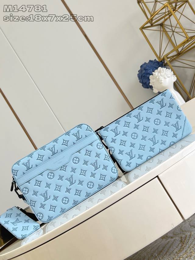 Factory Price P Overseas Top Original Order M14781 This Trio Messenger Bag is m