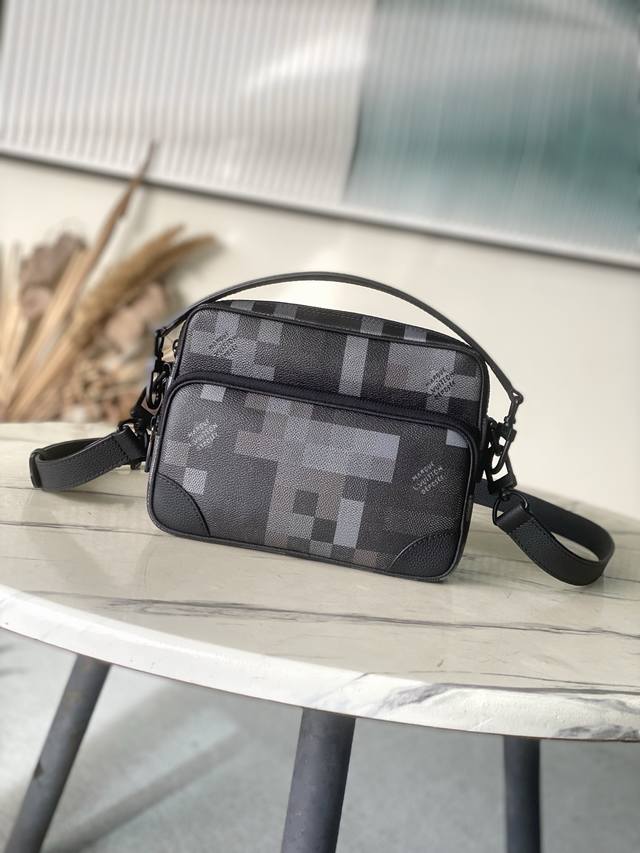 Factory Price P Overseas Top Original Order M14988 This Nil messenger bag is ma