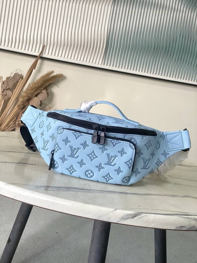 Factory Price P Overseas Top Original M14782 This Rush waist bag is made of Mon