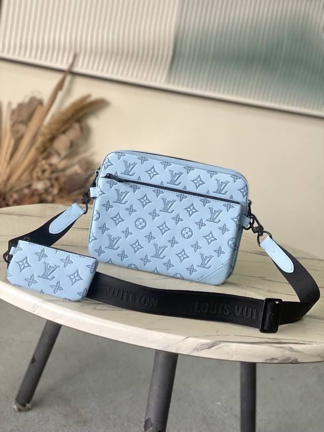 Factory Price P Overseas Top Original Order M14781 This Trio messenger bag is m