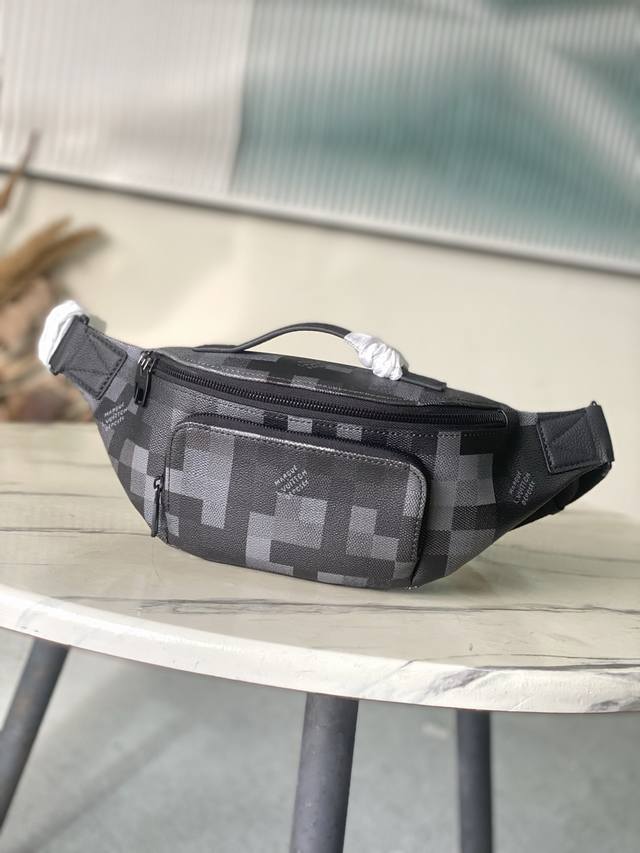 Factory Price P Overseas Top Original Order M14920 This Rush waist bag is prese