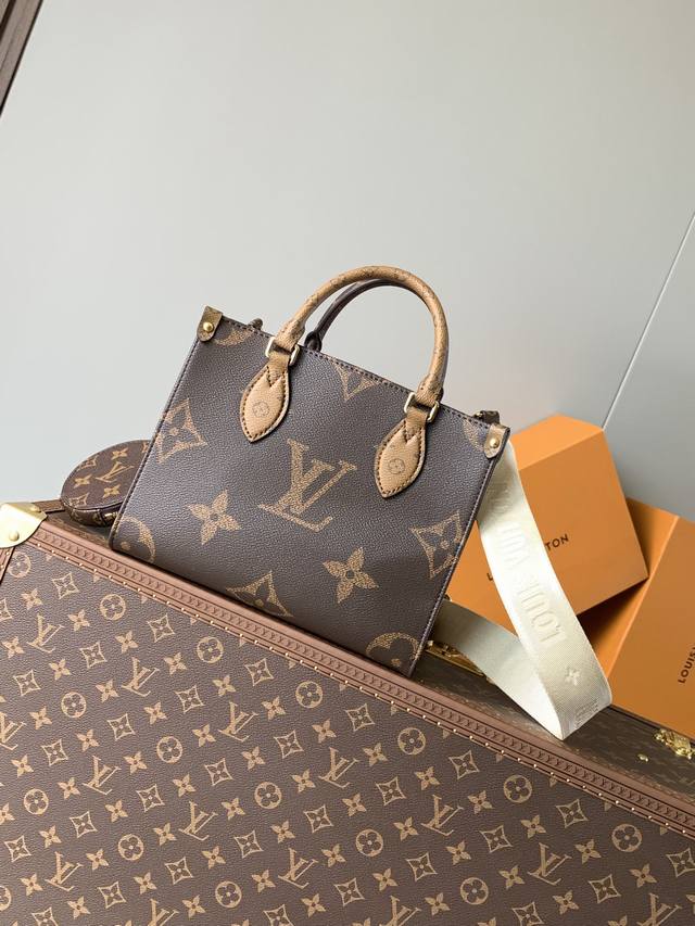 Top original, variable chip M46373 This Onthego small handbag is made of Monogra