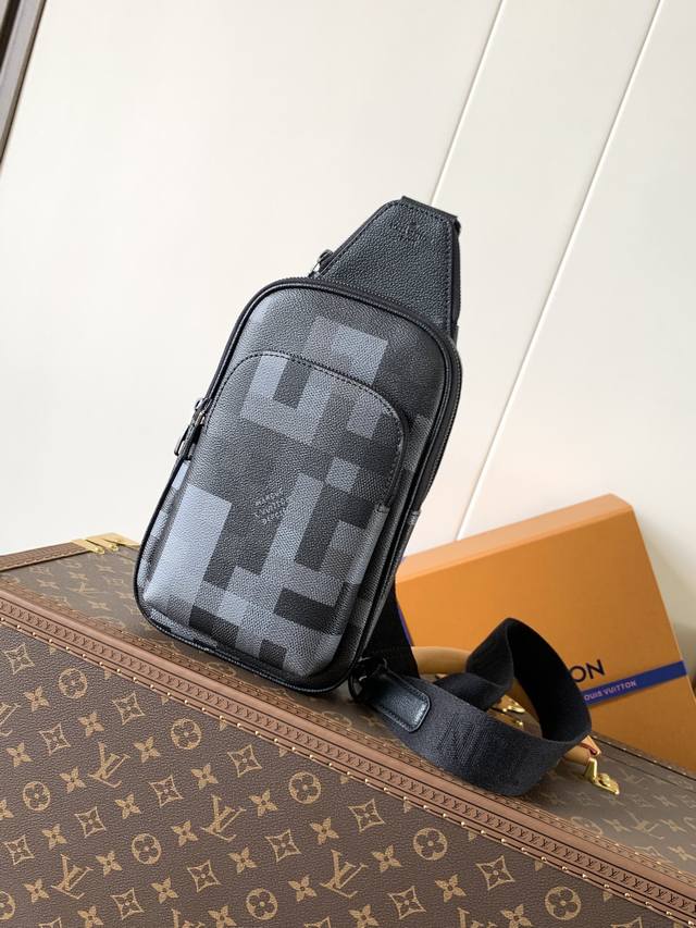 M14953 Top original single code change chip 163C This Avenue shoulder bag series