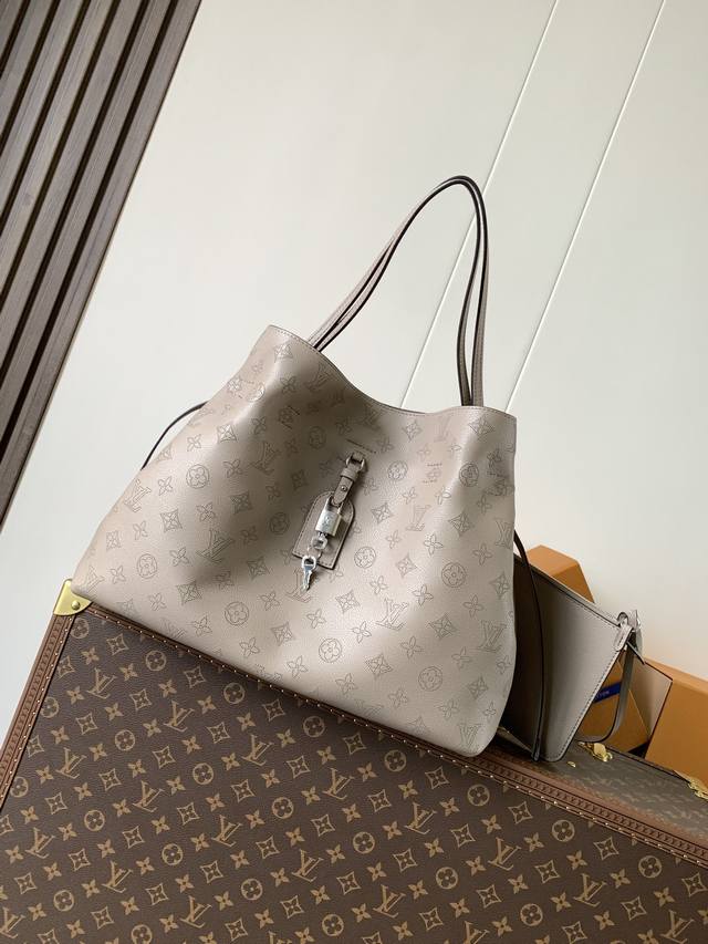 Top Original, Variable ChipM13179 Black M13180 Gray Dynamic163 The Mahina Colle