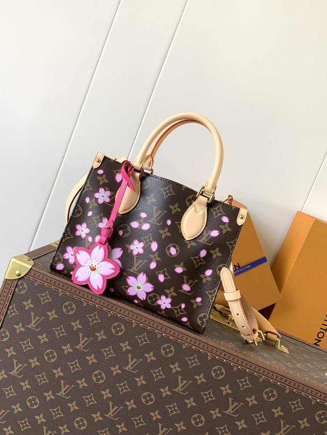 top original, variable chip M13269 This Onthego small handbag is from the Louis