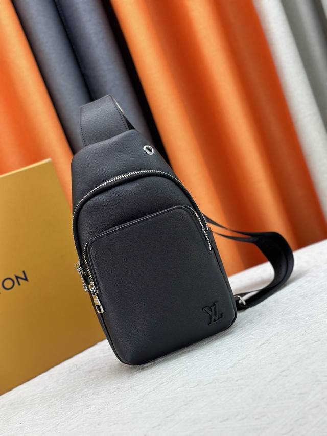 Latest style Lv men's chest bag hot shipment real product photography without ad
