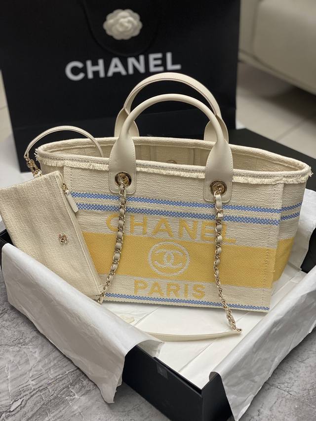 Chanel: Model: As3257# Size: 33X26Xx15.5Cm DDD