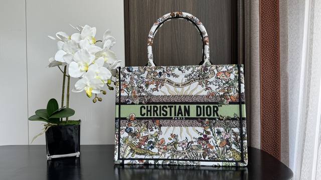 Di.Or Medium size in stock Tote latest four seasons series natural element embro