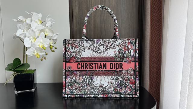 Di.Or Medium size in stock Tote latest four seasons series natural elements embr