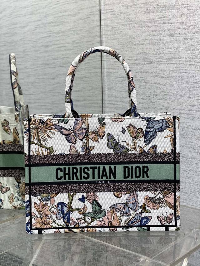 Medium Green Butterfly Tote's latest butterfly series, elegant and atmospheric,