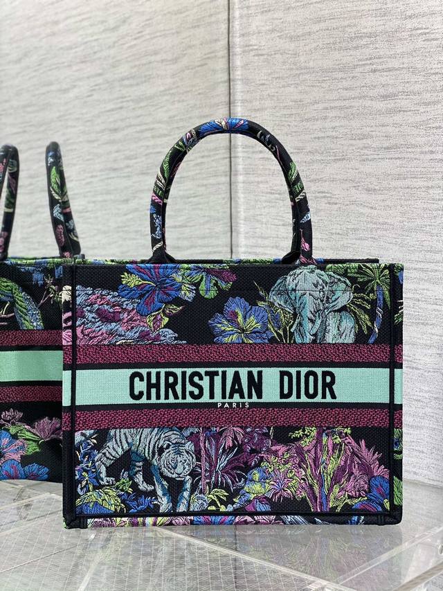 Spot Tote latest concept zoo spring and summer series, romantic flower embroide