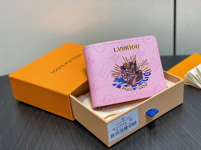 Original boutique M25986 Pink Print Short Suit Clip Wallet Early Access Lv Nigo