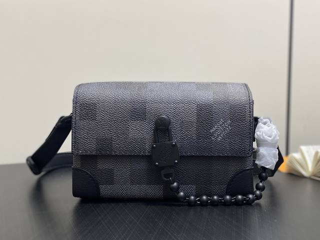 Original boutique M14923 Black camouflage men's bag Mosaic messenger bag This S