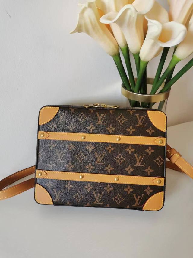 Factory price P Top original M68494 floral yellow leather crossbody Soft Trunk s