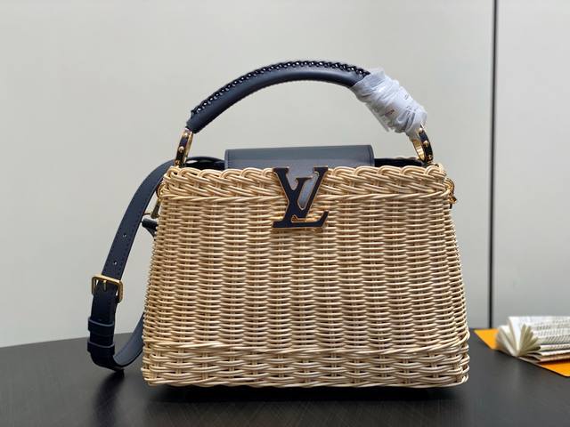 Original boutiqueM14366Dark blue woven Cap Na Ying style Capucines Bb handbag Th
