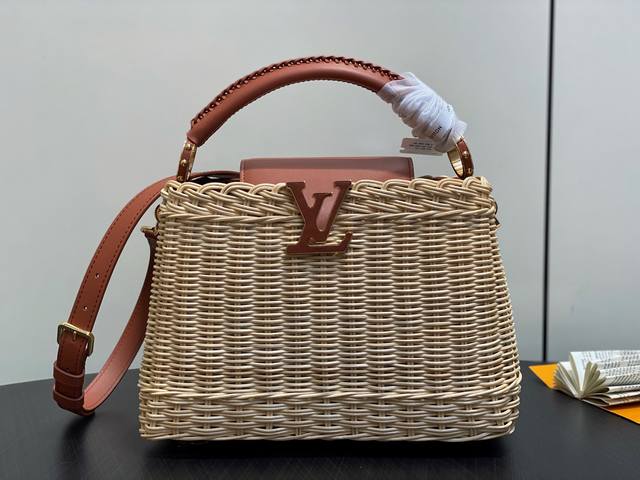 Original boutique M14366Brown woven Cap Na Ying style Capucines Bb handbag This