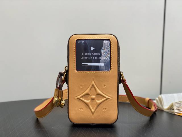 Original boutique M14063 Old flower yellow leather retro mobile phone music bag