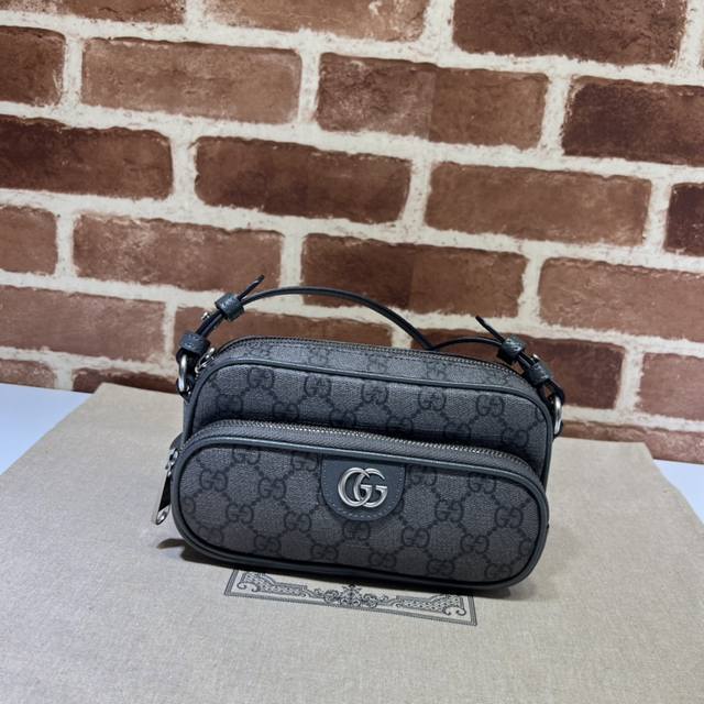 counter quality, top original goods, real shot! Model No. 722557 Grey Pig Patte