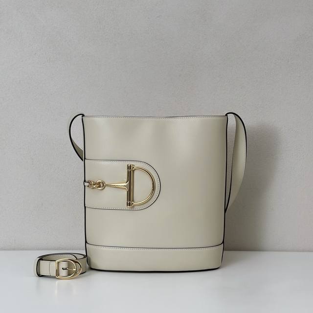 counter quality, top original goods, real shot! Model No. 833660 white leather,
